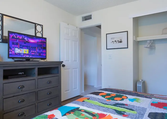Charming House Pool Near Kiwanis Park Freeways Ferienhaus *